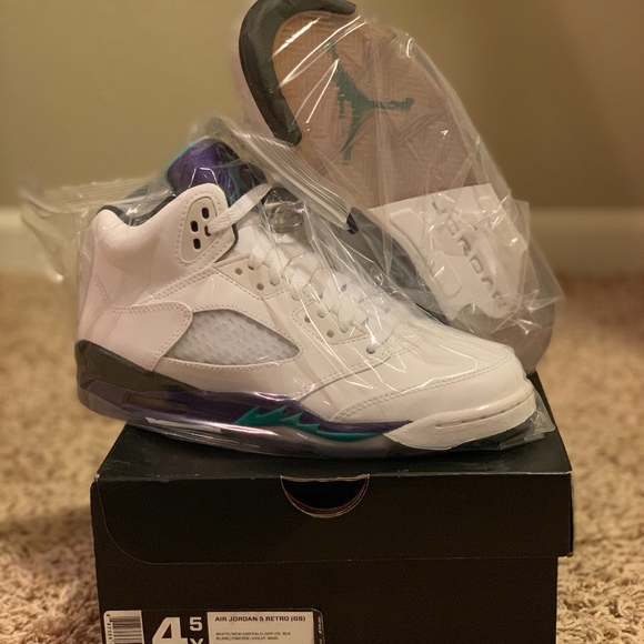 Jordan Shoes - BRAND NEW JORDAN SNEAKERS